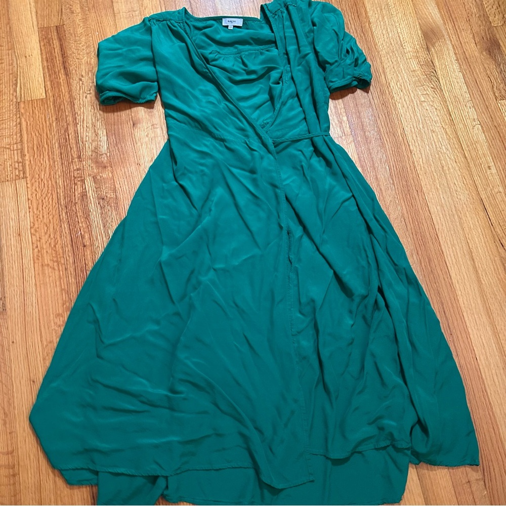 Suncoo women’s Dress size T2, US M surplice neckline and wrap-style bodice.(c6)